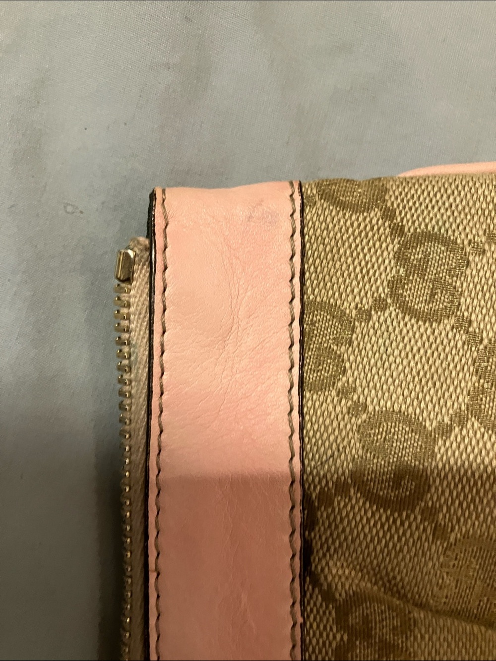 Gucci Beige Monogram Wristlet with Pink Trim and Gold Hardware - Picture 14 of 16